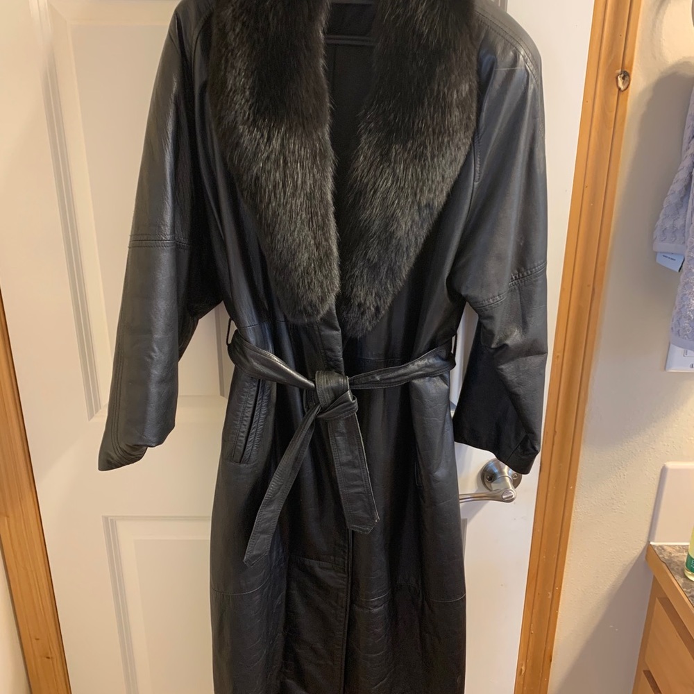 Leather jacket with fox fur trim